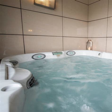 hotels with hot tub|Hotels With Jacuzzi in Room ️ Private Hot Tub Suites 2024.